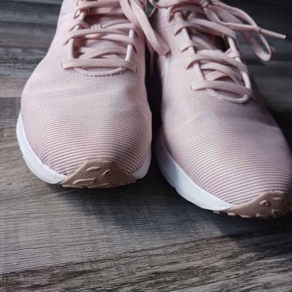 Nike Women's Pink Running Shoes - Picture 8 of 10